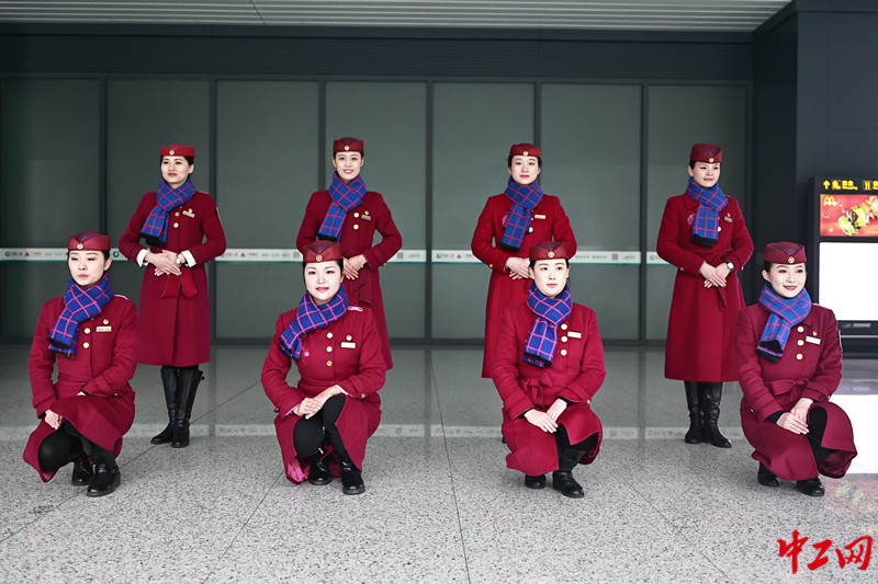 重慶“動妹”禮儀培訓(xùn)備戰(zhàn)春運